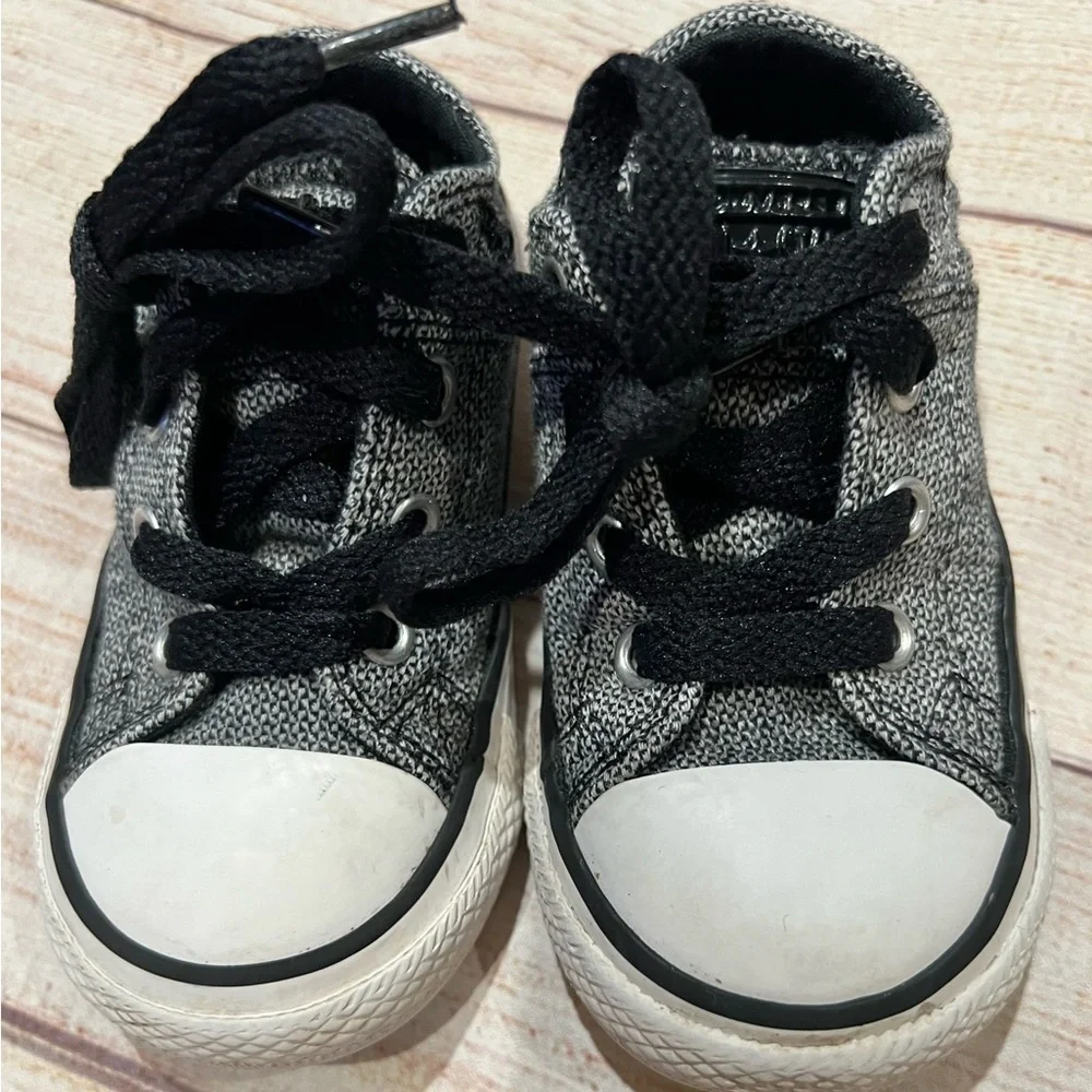 Converse Boy Girls Toddler Size 6 Black & White Shoes Rubber Soles Sneakers